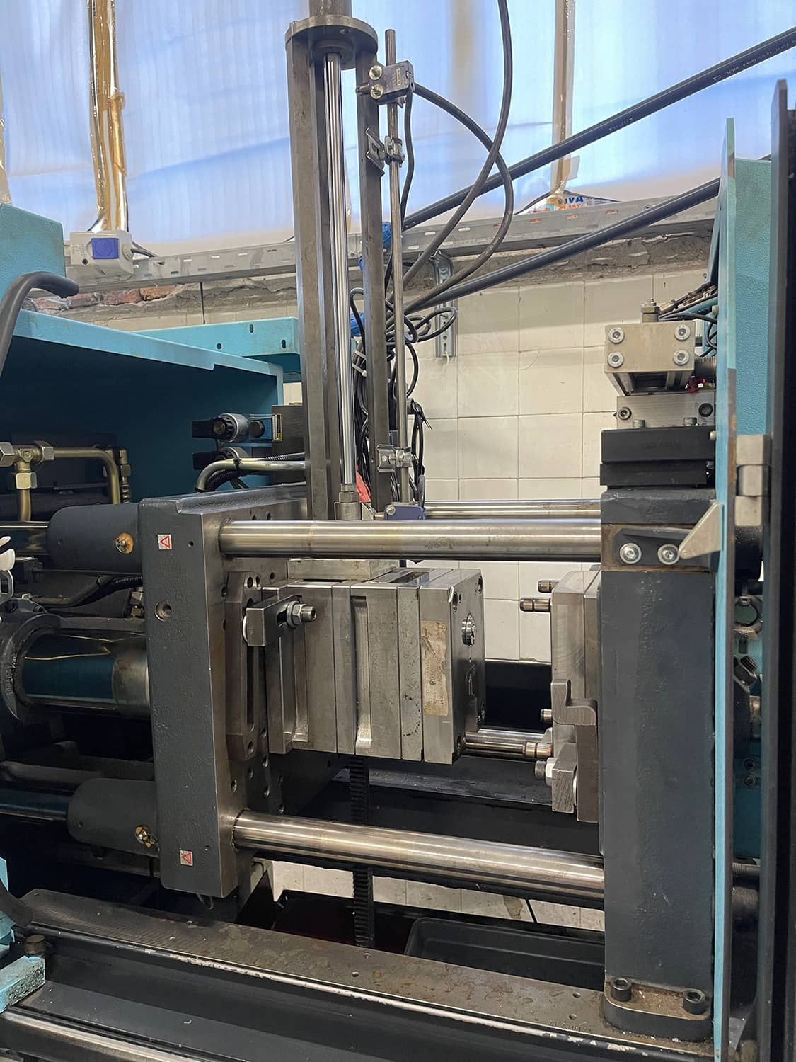 Leading mold production tools.